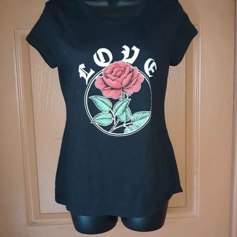 Wound up T-shirt size large 5/$25